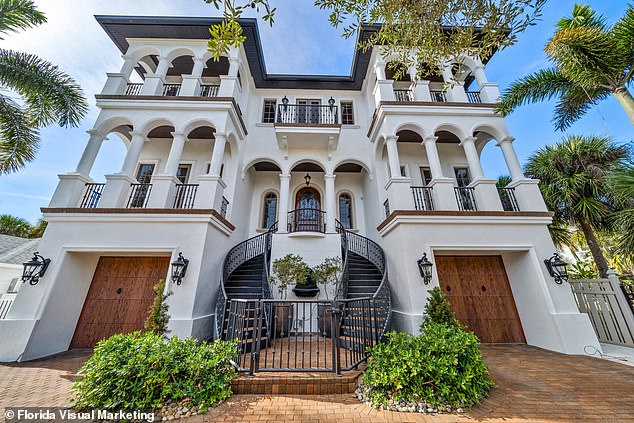 Sídlo Hulka Hogana na Floride sa bude predávať za 11 Dlhoročný dom Hulka Hogana na Floride v Clearwater pôjde na trh za 11 miliónov dolárov