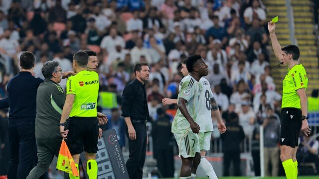 Simeone ponúka ospravedlnenie Viniciusovi po španielskom Superpohári
