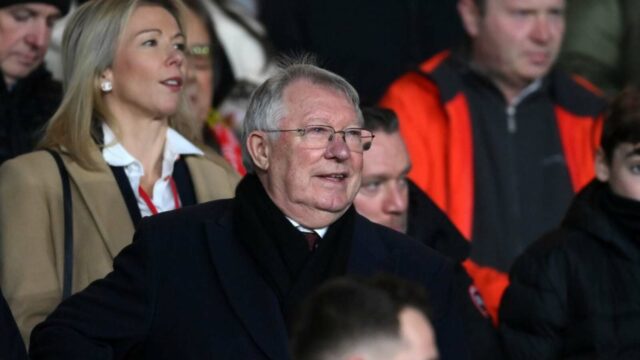 Sir Alex Ferguson si užíva perfektný víkend, keď jeho najlepší dostihový kôň vyhrá po víťazstve v derby Man Utd

