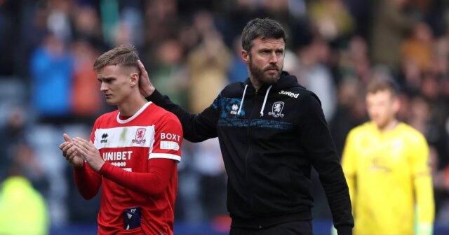 Michael Carrick s Marcusom Forssom po zápase v Middlesbrough