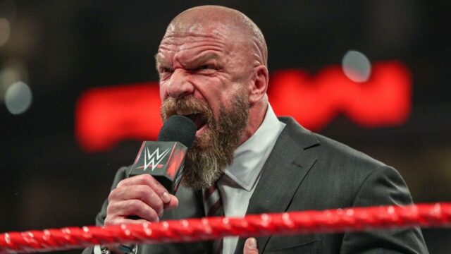 Skutočný člen Bloodline naznačuje, že Triple H poslal hviezdu WWE, aby na neho zaútočila
