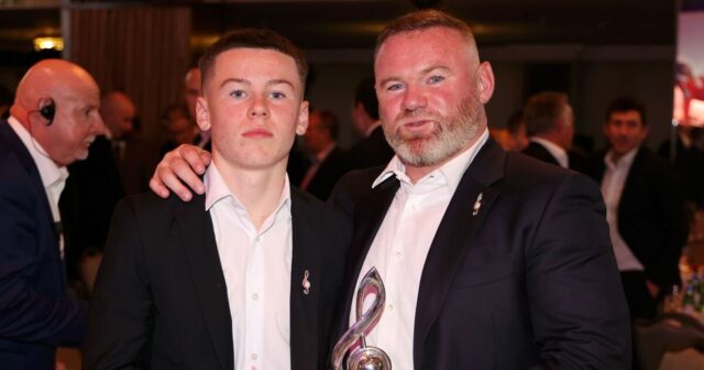 Skvelá odpoveď Kai Rooneyho na otázku o otcovi, keď upustil Skvelá odpoveď Kai Rooneyho na otázku o otcovi, keď upustil od Old Trafford tip | Futbal | Šport