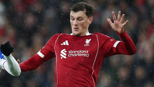 Slot má pocit, že na pravom obrancovi existujú „lepšie možnosti“ ako Ramsay
