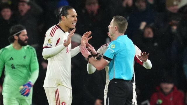 Slot sack prichádza ako Van Dijk, Kerkez strašný pre bezzubý, Slot sack prichádza ako Van Dijk, Kerkez strašný pre bezzubý, napätý a krehký Liverpool