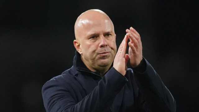 Slot vrece? Šéf Liverpoolu rozpútava „občiansku vojnu“ o dvoch hráčov svojou prácou na Anfielde „nie je bezpečná“
