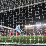 Stredopoliar Rangers Thelo Aasgaard centroval z voleja z rohového kopu zo štandardky