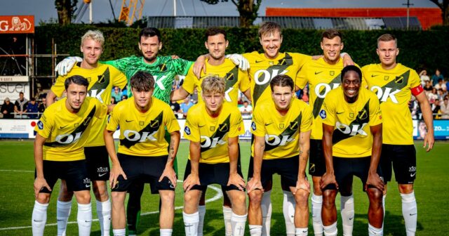 Stredopoliar NAC Breda Casper Staring, brankár NAC Breda Daniel Bielica, stredopoliar NAC Breda Clint Leemans, obranca NAC Breda Enes Mahmutovic, útočník NAC Breda Sydney van Hooijdonk, obranca NAC Breda Boy Kemper, hráč NAC Breda Brahim Ghalidi, hráč NAC Breda, Pepijn Reulen hráč NAC Breda, hráč NAC Breda, Juk Breda van NAC Breda hráč NAC Breda Talvitie a obranca NAC Breda Terence Kongolo sa zúčastňujú zápasu medzi Zeeuws Elftal a NAC