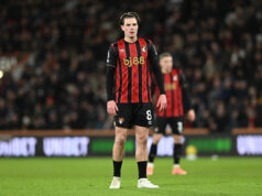 Správa: Manchester United bojuje o získanie stredopoliara Premier League Správa: Manchester United bojuje o získanie stredopoliara Premier League