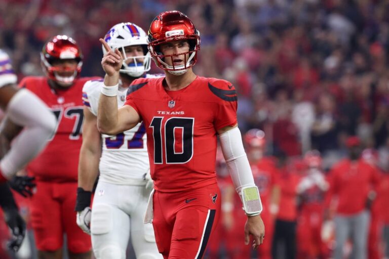 Správa: Texaská záloha QB Davis Mills k dispozícii vs. Steelers