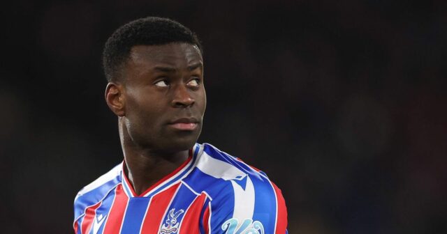 Mikel Arteta gestikuluje