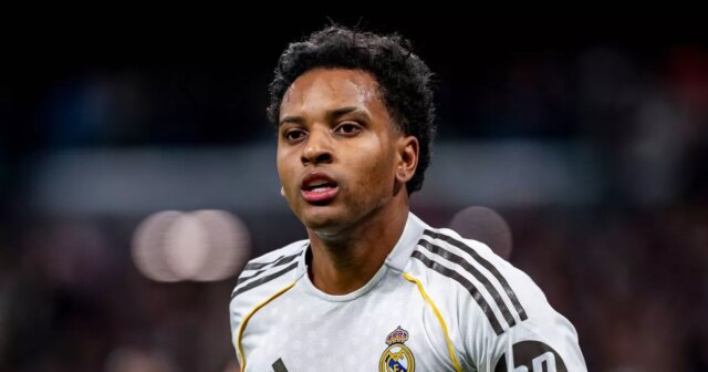 Správy o prestupe Arsenalu: Rodrygo si vynúti odchod z Realu Mikel Arteta gestikuluje z technickej oblasti počas zápasu Ligy majstrov UEFA medzi Club Brugge a Arsenalom