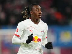 Správy o prestupe Arsenalu: Yan Diomande ‚monitorovaný‘ s cenou odhalenou ako zázračný chlapec Cieľ Arsenalu Yan Diomande v akcii za RB Leipzig