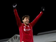 Správy o prestupe Liverpoolu: 86 miliónov libier z Man Utd sa sleduje, keď Federico Chiesa „textuje“ o dohode Federico Chiesa oslavuje po druhom góle ich strán počas zápasu Premier League medzi Fulhamom a Liverpoolom v Craven Cottage.