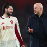 Dominik Szoboszlai sa rozpráva s Arne Slotom