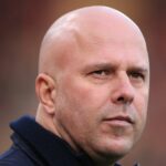 Prestupové ťahanice sa črtajú, keď Liverpool a Man City bojujú o Marca Guehiho.