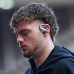 Harvey Elliott z Aston Villy prichádza na zápas Premier League medzi Sunderlandom a Aston Villou na Stadium of Light.