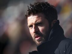 Správy o prestupe z Man Utd: Obrat o 20 miliónov £ pre Michaela Carricka, keďže druhá dohoda je ohrozená Michael Carrick počas zápasu Sky Bet Championship medzi Luton Town FC a Middlesbrough FC.