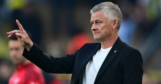 Správy o prestupe z Man Utd: Solskjaerov postoj k návratu Ole Gunnar Solskjaer stojí so Scottom McTominayom