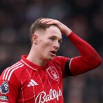 Elliot Anderson reaguje