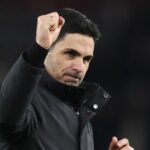 Mikel Arteta manažér / hlavný tréner Arsenalu oslavuje po zápase Premier League medzi Arsenalom a Aston Villou na Emirates Stadium 30. decembra 2025 v Londýne v Anglicku.