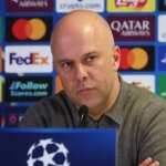 Arne Slot musí urobiť rozhodnutia v januárovom prestupovom období Liverpoolu