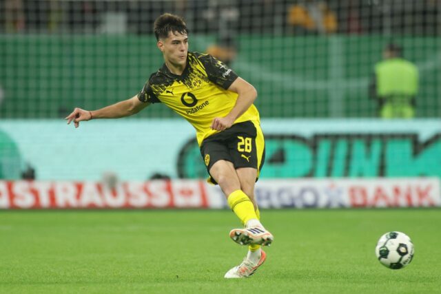 Stredný obranca Chelsea Aaron Anselmino odmietol pôžičku Štrasburgu
