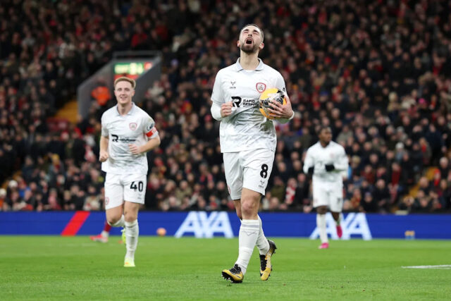 📸 Stredopoliar Barnsley si plní životný sen gólom na Anfielde v FA Cupe
