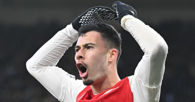 Globálny šéf futbalu Jürgen Klopp gestikuluje počas prezentácie Jürgena Kloppa ako šéfa globálneho futbalového Red Bullu v Red Bulle