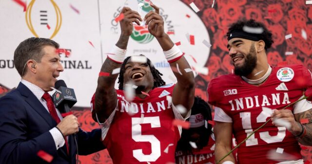 Štvrťfinále CFP: Lane Kiffin je na jeden deň irelevantný; nová krv prevláda nad modrou krvou
