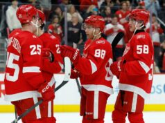 Súhrn NHL: Patrick Kane strelil 500. gól pri výhre Wings nad Canucks NHL: Vancouver Canucks v Detroite Red Wings