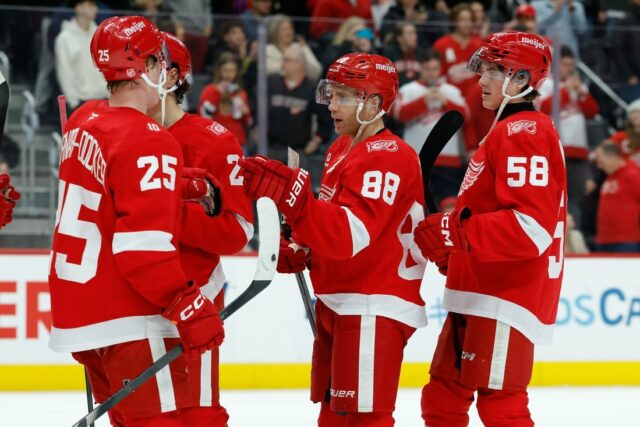 Súhrn NHL: Patrick Kane strelil 500. gól pri výhre Wings NHL: Vancouver Canucks v Detroite Red Wings