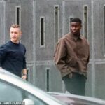 Súkromné ​​lietadlo Marca Guehiho bolo pôvodne nútené prerušiť svoje pristátie na letisku v Manchestri a muselo preletieť cez centrum mesta, keď sa dnes pripravuje na lekárske vyšetrenie v Manchestri City.