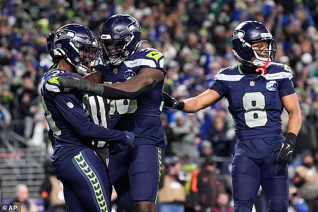 Super Bowl LX sa odohrával, keď Seattle Seahawks porazili LA Seahawks budú čeliť Patriots v Super Bowl LX po tom, čo vyradili Rams
