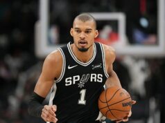 Superhviezda NBA Victor Wembanyama vtrhol do ICE kvôli ‚vražde civilistov‘ v Minneapolise: ‚Som zdesený!‘ Hviezda NBA Victor Wembanyama sa stal najnovšou športovou ikonou, ktorá odsúdila ICE