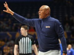 Syracuse predĺžili Pittovu sériu prehier silným streleckým výkonom Basketbal NCAA: Syracuse v Pittsburghu
