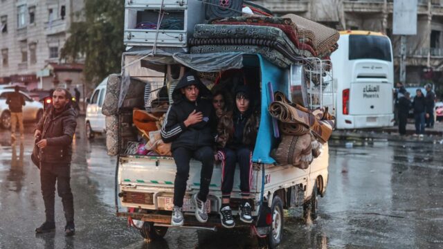 Sýrska armáda obnovuje útoky na Aleppo, keďže kurdskí bojovníci odmietajú Sýrska armáda obnovuje útoky na Aleppo, keďže kurdskí bojovníci odmietajú ustúpiť | Sýrske vojnové správy