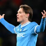 Scott McTominay z SSC Neapol počas zápasu Serie A medzi SSC Neapol a Hellas Verona FC na štadióne Diega Armanda Maradonu