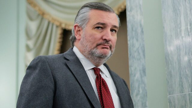 Ted Cruz v porovnaní s strážcom NBA počas prenosu
