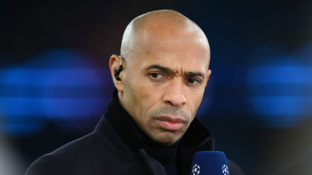 Thierry Henry si všimne niečo „čudné“ počas pôsobenia Arnea Slotu v Liverpoole
