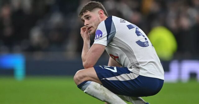 Micky van de Ven bol spájaný s odchodom z Tottenhamu Hotspur