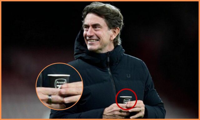 Thomas Frank tlieska fanúšikom Tottenhamu po zápase s Bournemouthom