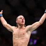 Paddy Pimblett (vpravo) v konfrontácii s Ilia Topuria (Getty Images)