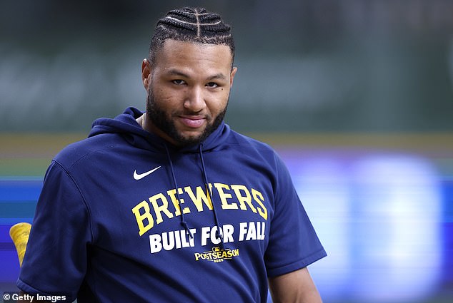 Tímy MLB sa snažia skontrolovať venezuelských hráčov, ktorí uviazli v Outfielder Jackson Chourio, kľúčový prispievateľ do play-off Brewers v minulej sezóne, patrí medzi hráčov Milwaukee, ktorí momentálne uviazli vo Venezuele.