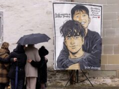 Tínedžerský futbalista Arthur Brodard, ktorý zomrel pri požiari švajčiarskeho baru, uložil na odpočinok Tínedžerský futbalista Arthur Brodard, ktorý zomrel pri požiari švajčiarskeho baru, uložil na odpočinok