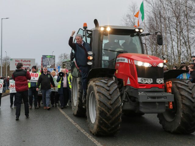 Tisíce írskych farmárov protestovali proti obchodnej dohode EÚ s Mercosurom Tisíce írskych farmárov protestovali proti obchodnej dohode EÚ s Mercosurom | Medzinárodné obchodné správy