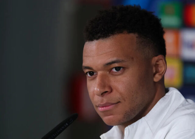 🗞️ Titulky: Mbappé mierotvorca, nepokoje v Barcelone...
