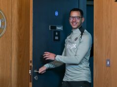 To, čo urobil Liam Rosenior na prvej tlačovej konferencii Chelsea, hovorí veľa pred remízou Charltona Liam Rosenior