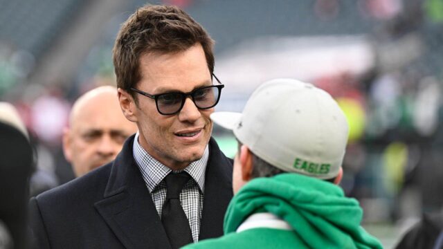 Tom Brady zdieľa rady Aarona Rodgersa, keď hviezda NFL zvažuje odchod do dôchodku
