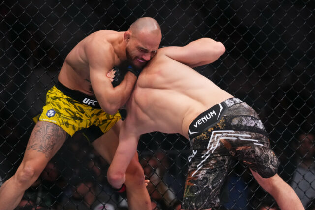 Top 10 najdivokejších príspevkov, ktoré ste mohli premeškať v roku Rukavice UFCGetty