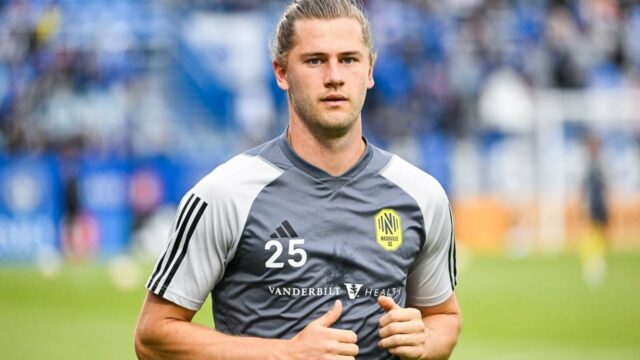 Toronto FC podpísal USMNT D Walker Zimmerman Toronto FC podpísal USMNT D Walker Zimmerman